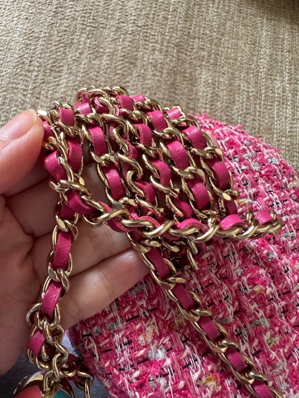 CHANEL Matelassé Round Tweed Chain Shoulder Chain Bag Pink CC Logo - Picture 6 of 12